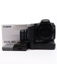 USED Canon 30D DSLR Camera Body With Battery Grip 