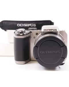 Olympus SP810 Compact Bridge Camera Silver -VM 9240 LN-