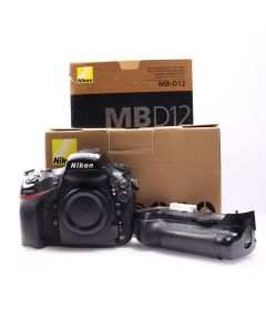 USED Nikon D800 DSLR Body Only + MBD12 Battery Grip 